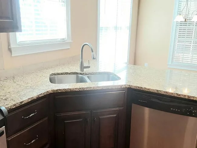 Building Photo - Perfect Family Home in Central Watkinsville