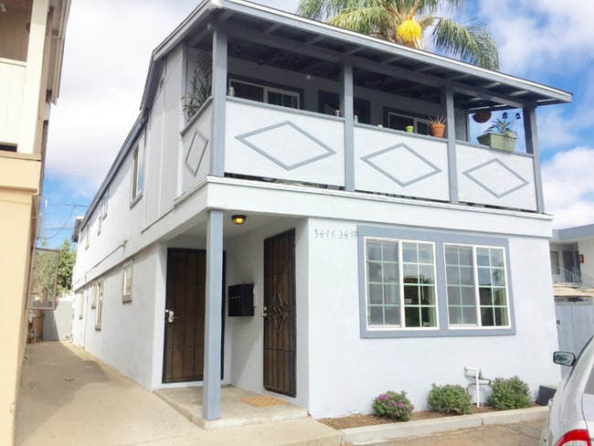 Building Photo - 3477 Del Rey St