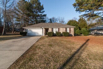 Building Photo - 123 Ann Bradley Dr