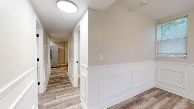 Foto del edificio - 1379 Roosevelt Pl