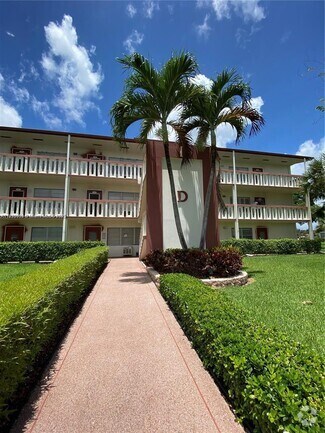 Building Photo - 138 Brighton D