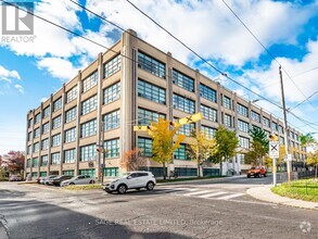 Building Photo - 1001-1001 Roselawn Ave