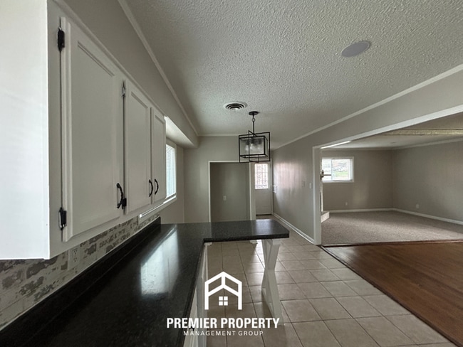 Building Photo - Charming 3BR Southaven Home | Brick Fireplace, 2-Car Garage & Fenced Yard