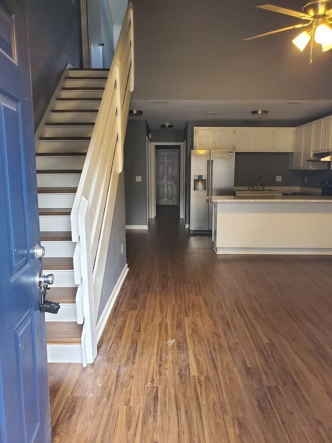 Photo - Dual Suite Comfort: 2BR/2BA Townhouse with Washer/Dryer Included