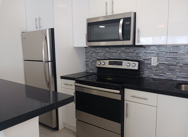 Foto del edificio - 4051 N Ocean Dr