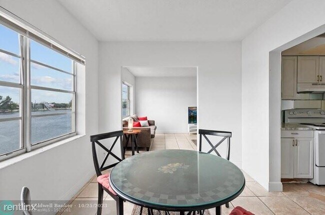Foto del edificio - 2 br, 2 bath Condo - 1060 Crystal Lake Dri...