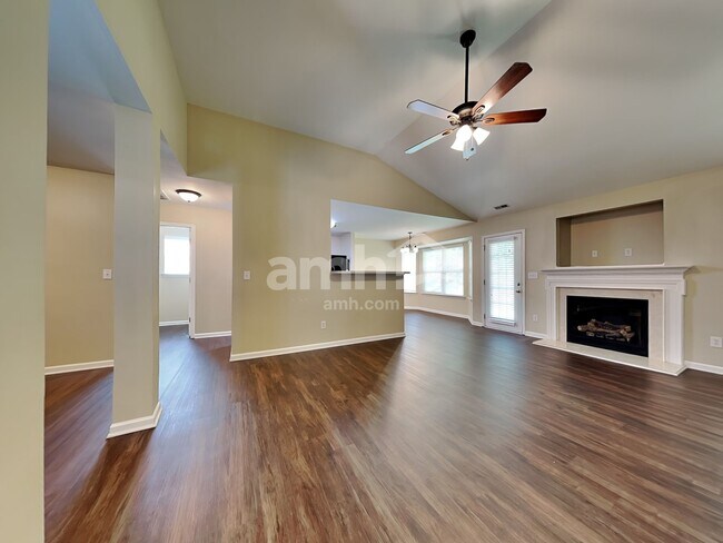 Building Photo - 219 Newport Dr