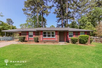 Building Photo - 3005 Pinewood Dr