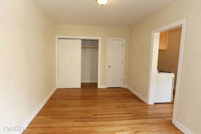 Building Photo - 705 W Belden Ave