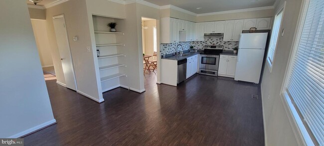 Foto del edificio - 8966 Centerway Rd
