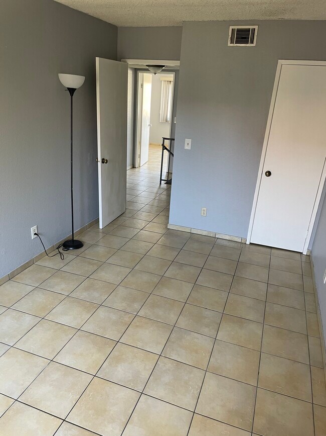 Building Photo - 9238 Citrus Ave