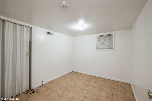 Building Photo - 7218 S Lafayette Ave