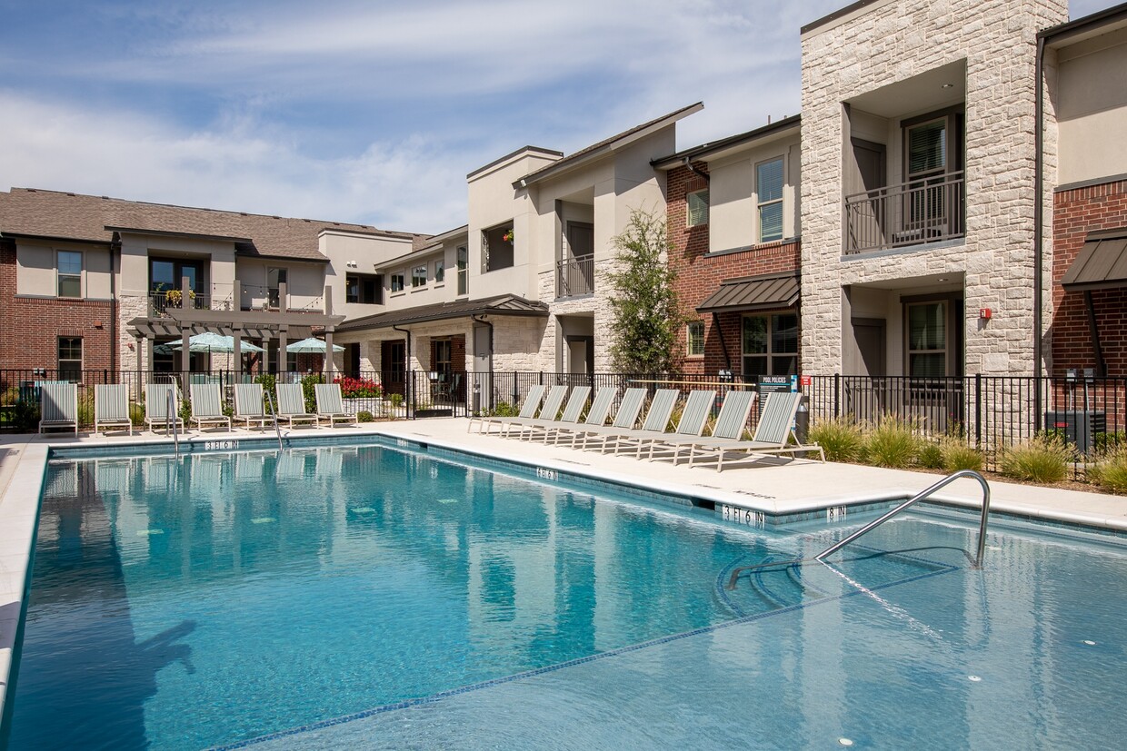 Foto principal - The Luxe at Rowlett 55+ Active Adult