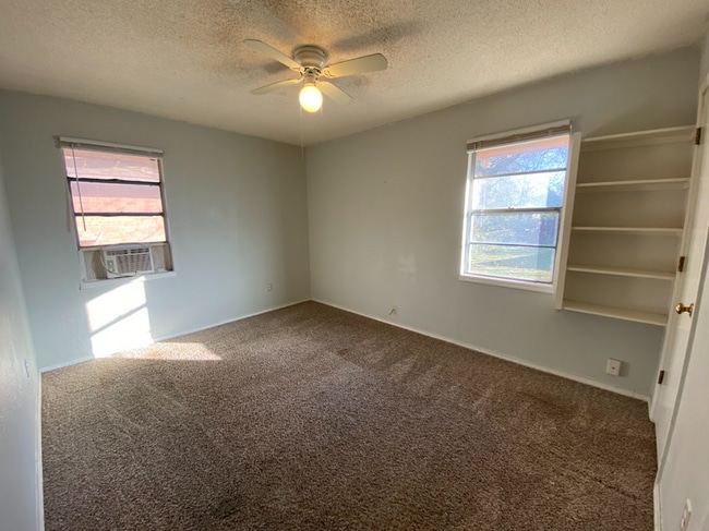Building Photo - Quaint 2 Bedroom Edmond Home, Yours Today!...