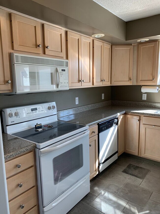 Foto del edificio - 3 Bedroom / 2.5 Bath Condo  Johnson City, TN