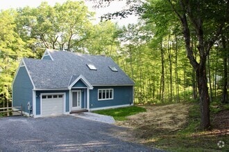 Building Photo - 202 N Ridge Run
