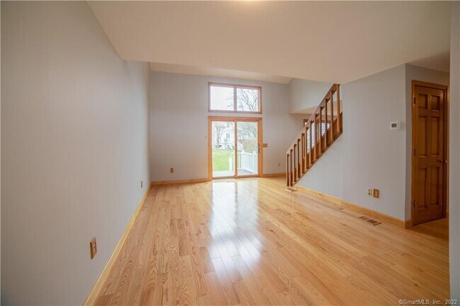 Building Photo - 63 Ivy Ln