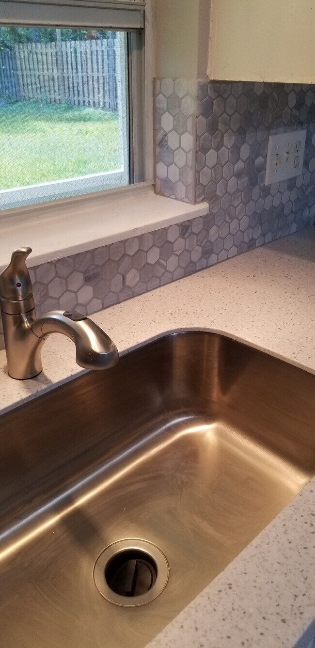 Kitchen - 902 SW 30th St