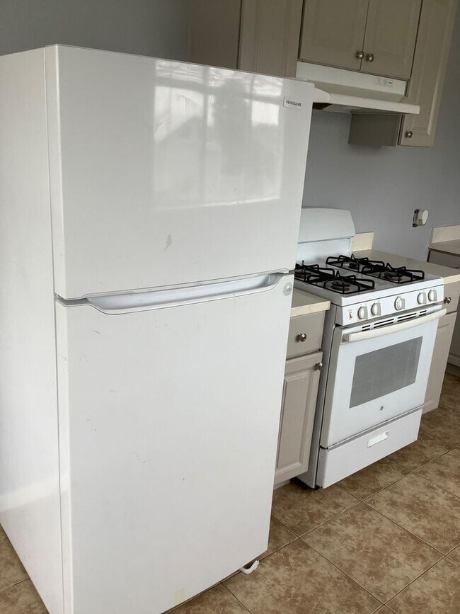 Photo - (211): 105-109 Marina Way South Apartment