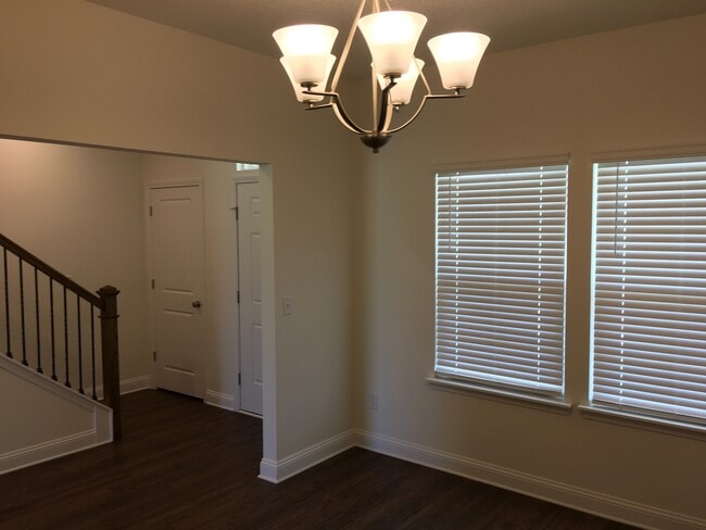 Building Photo - 3173 Creek Village Ln