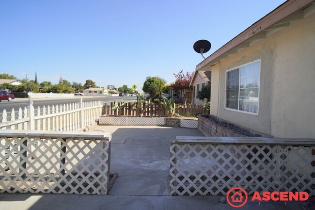Building Photo - Charming 3 Bedroom in Delano!
