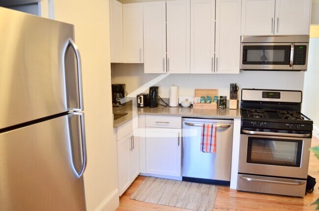 Building Photo - 38 E Springfield St