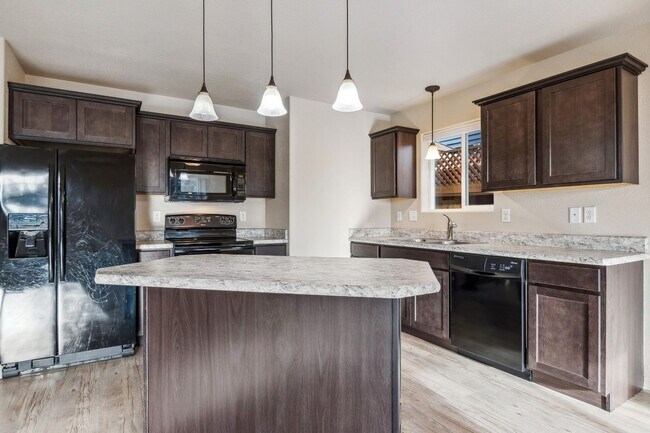 Foto del edificio - Adorable 3 bedroom. 2.5 bathTownhome in Columbia Falls