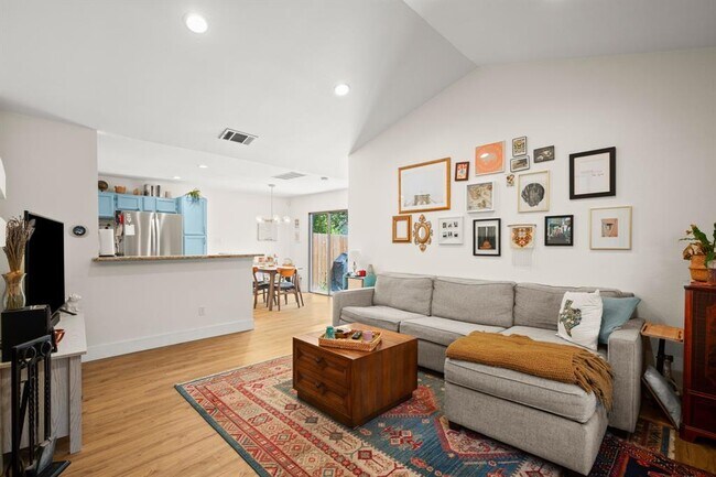 Building Photo - 3010 Siskin Dr