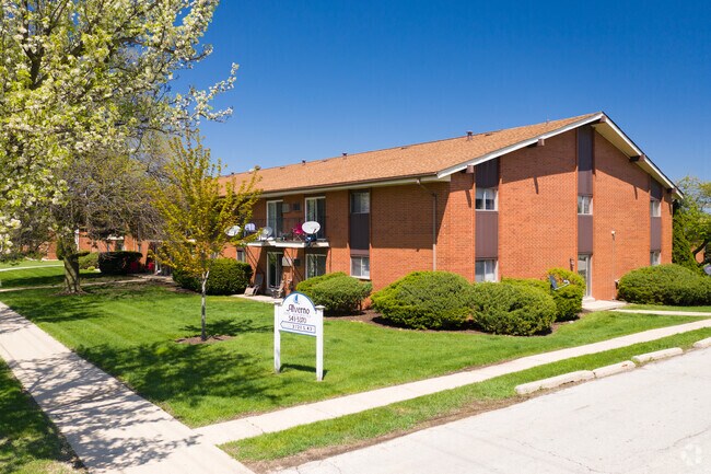 Alverno Pool Apartments Milwaukee Wi Apartments Com