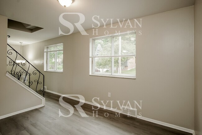 Building Photo - Charming 3BR 2.5BA home