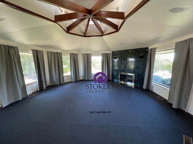 Building Photo - Stokley Properties Presents 8 Wellesley Dr...