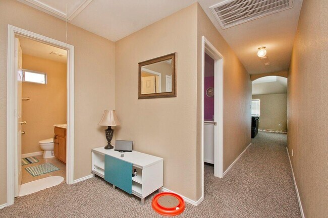 Foto del edificio - 12408 Hawk Creek Dr
