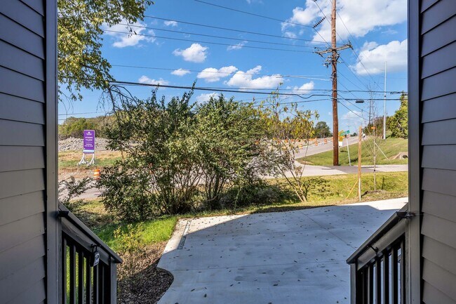 Foto del edificio - Amazing New Construction North Nashville!