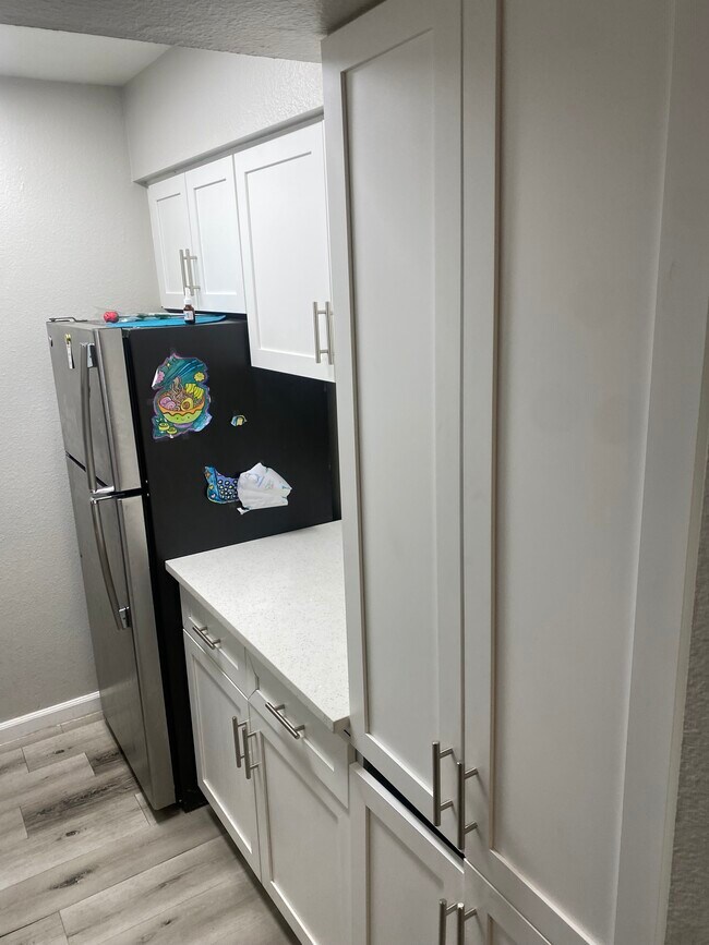 Building Photo - 1330 W Broadway Rd