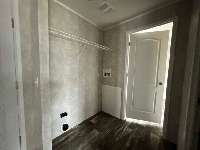 Foto del edificio - 4614 E Old Trail Rd