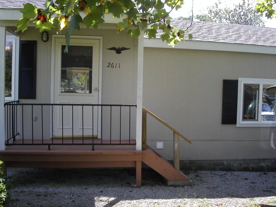 Foto principal - 2611 County Lake Rd