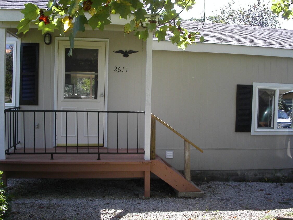 Primary Photo - 2611 County Lake Rd
