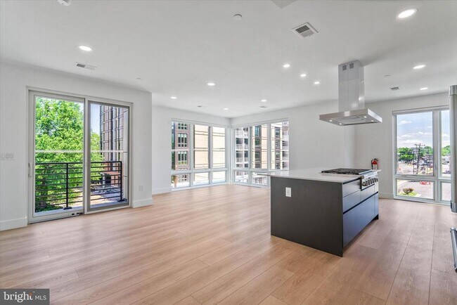 Foto del edificio - 228 W Glebe Rd