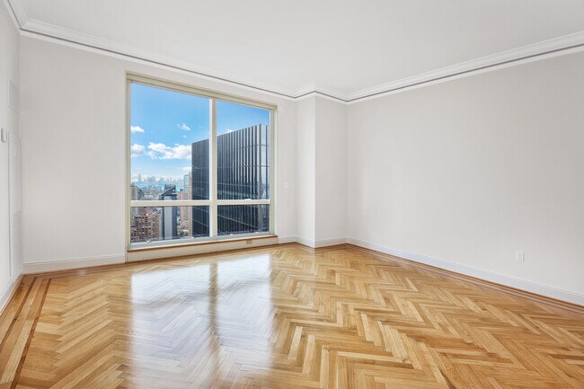 Foto del edificio - 230 W 56th St