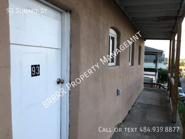 Building Photo - 93 Summit St