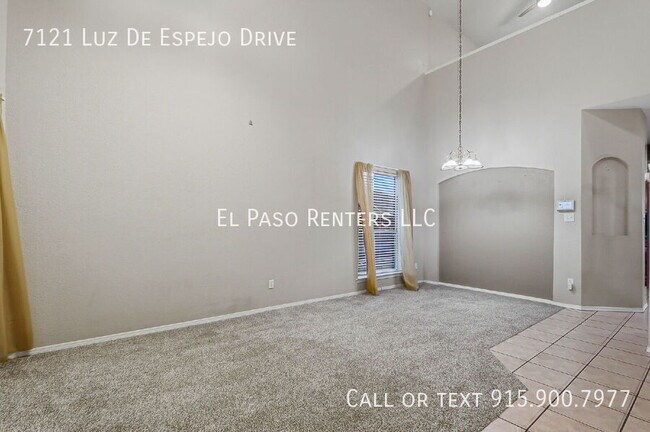 Foto del edificio - 7121 Luz De Espejo Dr