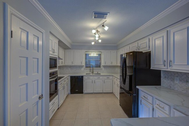 Foto del edificio - 3123 Bonney Briar Dr