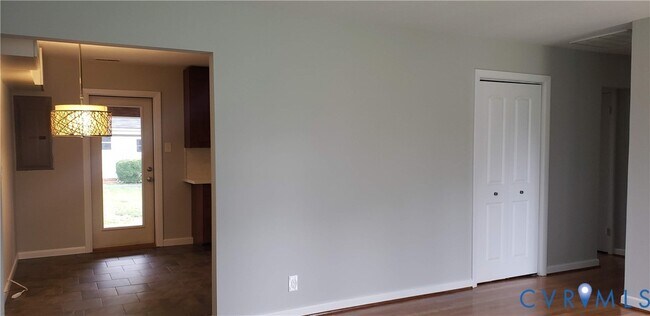 Foto del edificio - 2318 Leah Rd