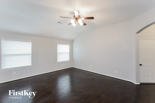 Foto del edificio - 6522 Hunters Creek Ln