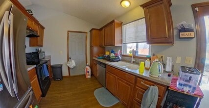 Building Photo - 2200 Blueberry Dr