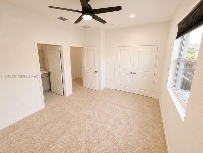 Foto del edificio - 460 NE 4th Ln