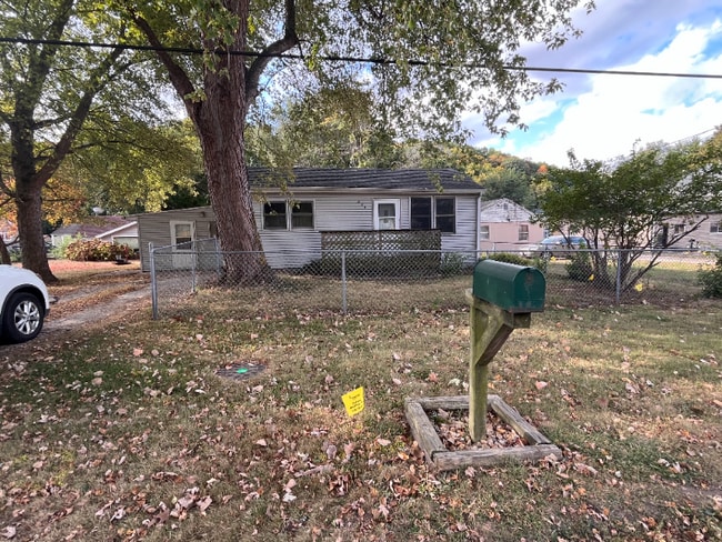 Building Photo - 824 Meadow Ave
