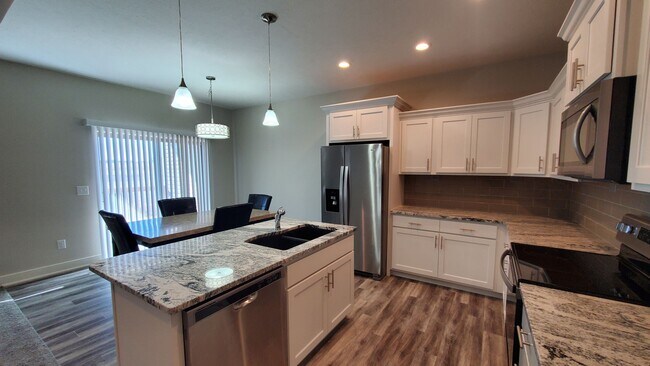 Foto del edificio - 8801 S 37th St