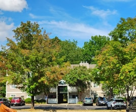 Building Photo - 600 Reusens Rd