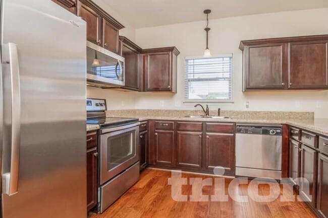 Building Photo - 2106 Tabasco Way